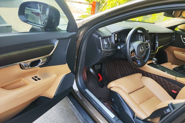 Used Volvo V90 2017 Cross Country T5 AWD Smart Range Edition