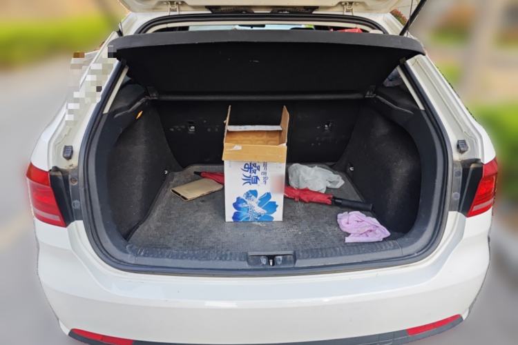 Used Volkswagen Gran Lavida 2013 1.6L Automatic Fashion Model Trunk