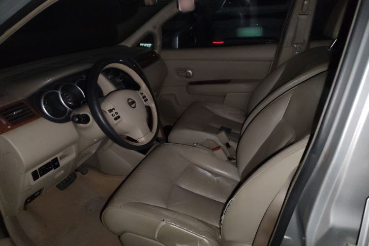 Used Nissan Tiida Sedan 2005 1.6JE AT Left Front Seat