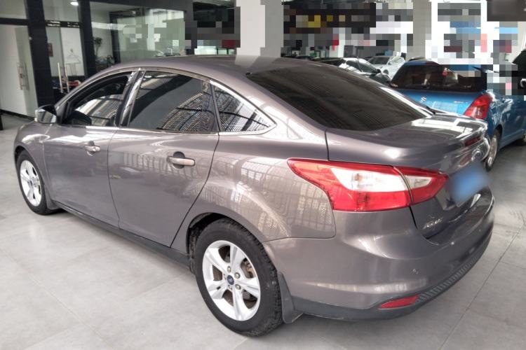 Used Ford Focus 2012 Sedan 1.6L Automatic Fashion Edition