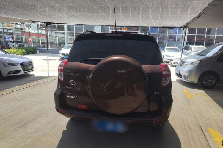 Used Toyota RAV4 2012 Luxurious Edition 2.0L Automatic All-Wheel Drive