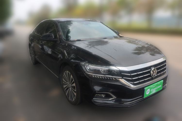 Used Volkswagen Passat 2019 380TSI Prestige Edition China VI Standard Front Right 45 Deg