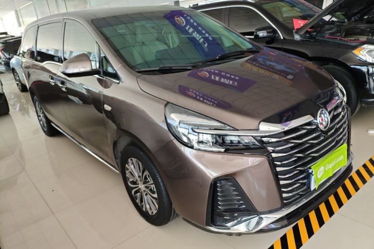 Used Buick GL8 2023 Facelifted Land Cruiser Executive Luxury Version