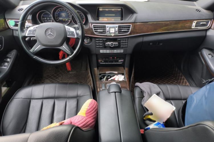 Used Mercedes-Benz E-Class 2015 Facelift E 200 L Center Console