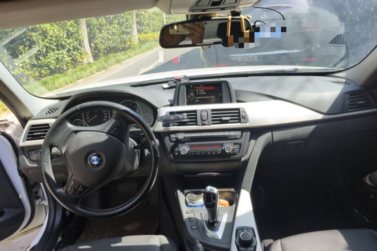 Used BMW 3 Series 2015 320Li Luxury Edition Fashion Model Center Console