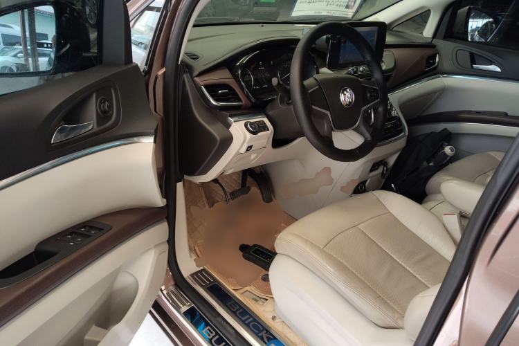 Used Buick GL8 2020 Land Cruiser Executive Class 652T Comfort Model
