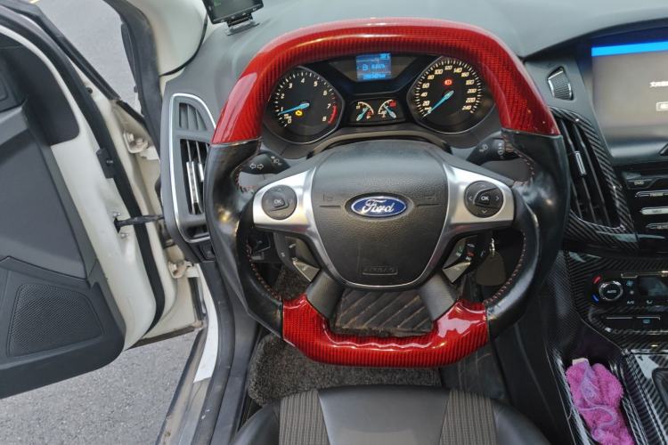 Used Ford Focus 2012 Sedan 1.6L Manual Fashion Edition Steering Wheel
