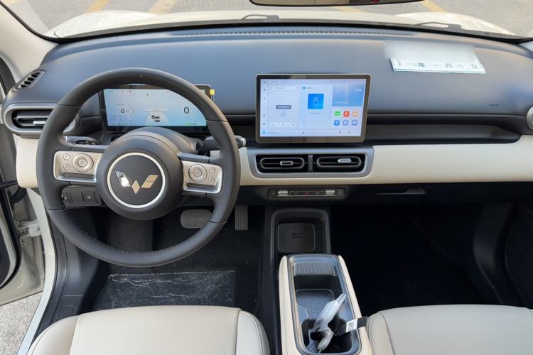 Used Wuling Bingo PLUS 2024 330 km Range Five-Seater Version
