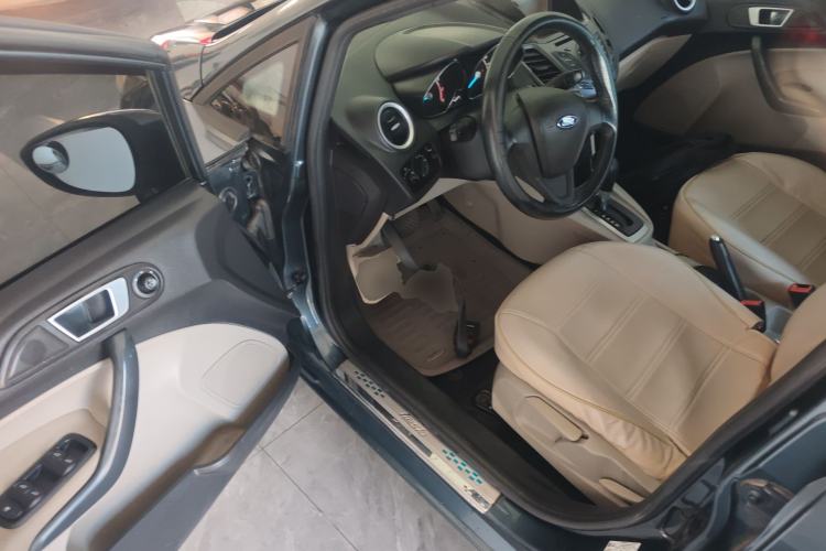 Used Ford Fiesta 2013 Sedan 1.5L Automatic Fashion Edition
