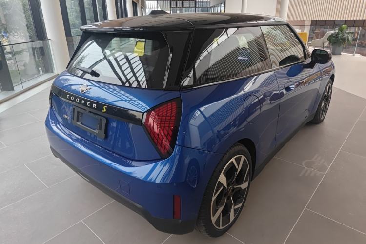 Used MINI Electric MINI COOPER 2024 452km COOPER SE Artist
