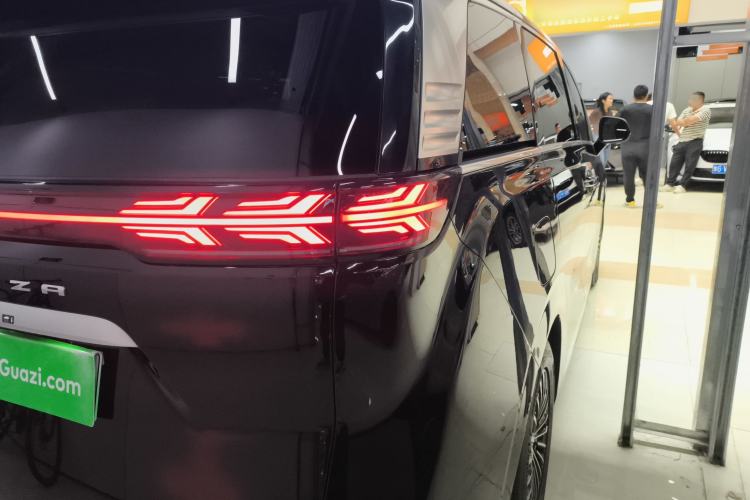 Used Denza D9 2024 DM-i 1050 Luxury Model Right Rear Taillight