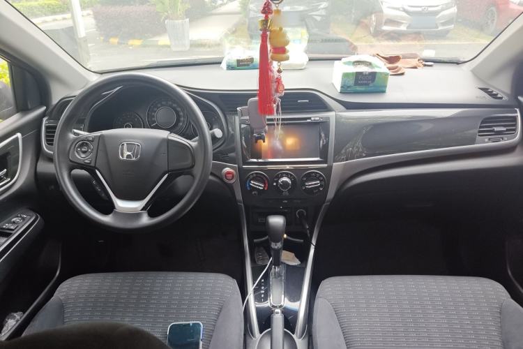 Used Honda Crider 2015 1.8L automatic luxury edition