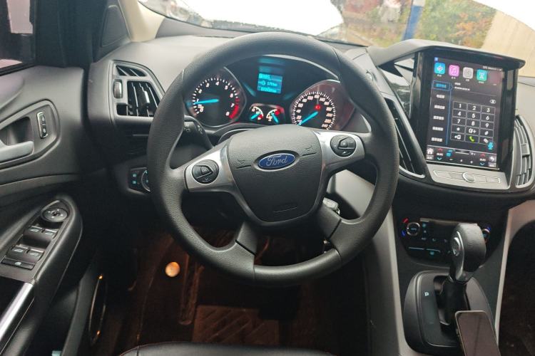 Used Ford Kuga 2015 1.5L GTDi Two-Wheel-Drive Comfort Model Steering Wheel