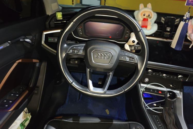 Used Audi Q3 2019 40 TFSI Fashionable and Elegant Model
