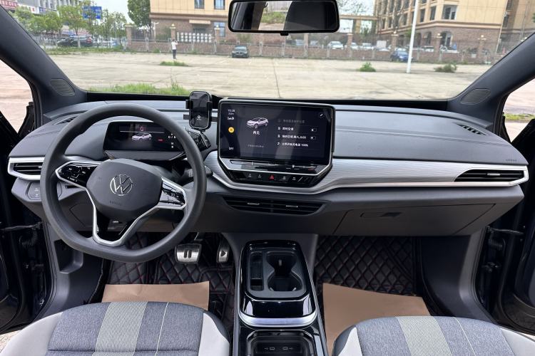 Used Volkswagen ID.4 CROZZ 2022 Long-Range PURE+ Edition Interior 3