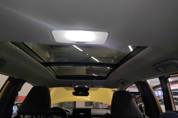 Used Toyota FRONTLANDER 2023 2.0L Smart Electric Hybrid Dual-Engine Deluxe Version
