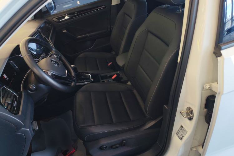 Used Volkswagen T-ROC 2022 280TSI DSG Two-Wheel Drive Comfort PLUS