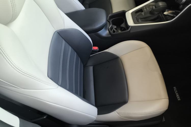 Used Toyota Wildlander 2020 2.0L CVT 4x4 Luxury Edition