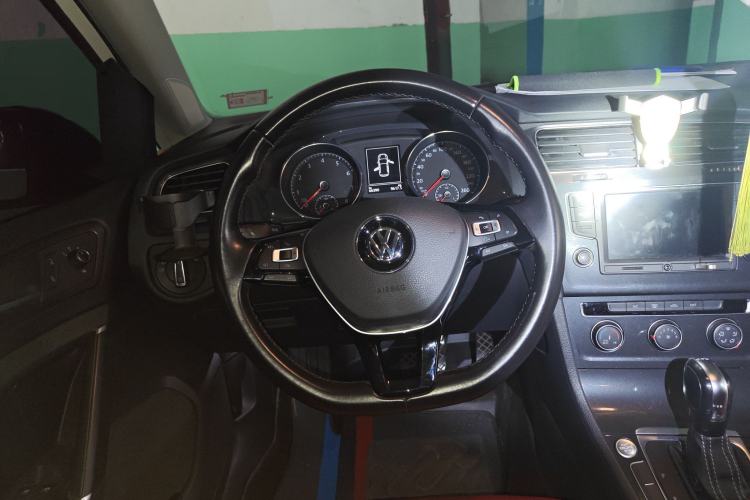 Used Volkswagen Golf 2017 230TSI Automatic Comfort Edition – Celebrating Milestone of One Million Units