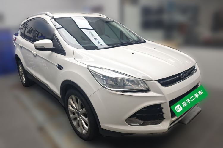 Used Ford Kuga 2015 1.5L GTDi Two-Wheel-Drive Comfort Model Front Right 45 Deg