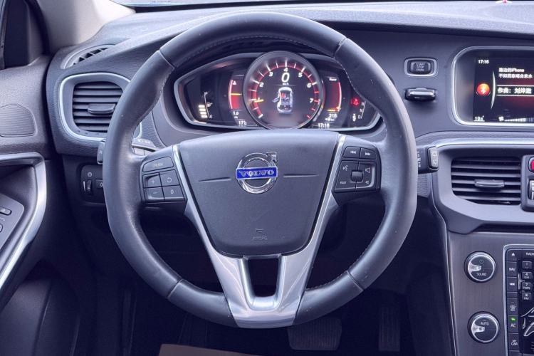 Used Volvo V40 2016 T3 Zhiyi Edition