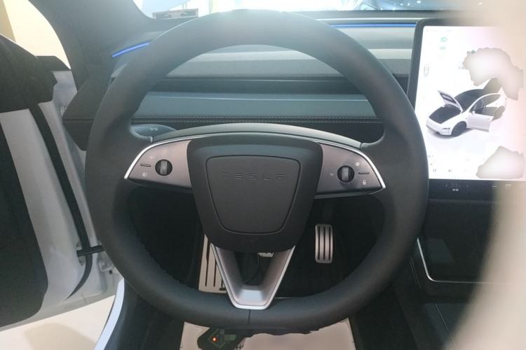 Used Tesla Model Y 2026 Rear-Drive Model Steering Wheel
