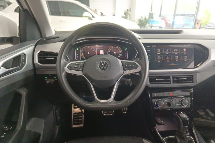 Used Volkswagen Tacqua 2021 280TSI DSG R-Line Connected Version Steering Wheel