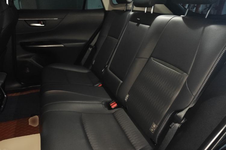 Used Toyota Venza 2022 2.0L CVT Two-Wheel Drive Prestige Edition Left Rear Seat