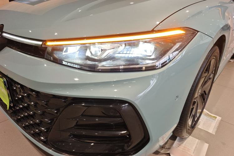 Used Volkswagen Passat 2025 Pro 380TSI Starry Dragon Luxury Edition
