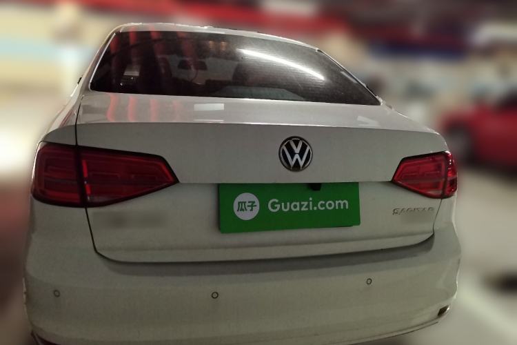 Used Volkswagen Sagitar 2015 230TSI Automatic Luxury Model
