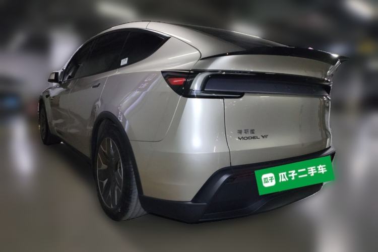 Used Tesla Model Y L 2025 Model Long-Range All-Wheel-Drive Version
