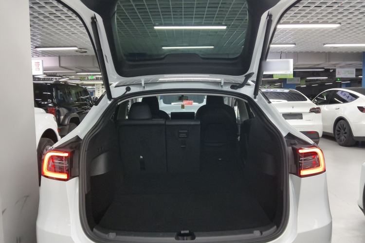 Used Tesla Model Y 2023 Long-Range All-Wheel-Drive Version
