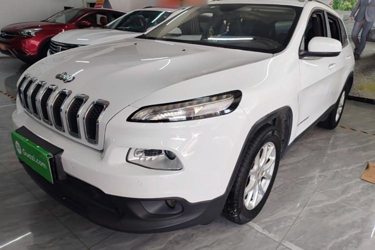 Used Jeep Cherokee 2016 2.0L Superior Edition