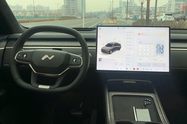 Used ONVO Luxeed L90 2025 Model—Ultra Six-Seater Version
