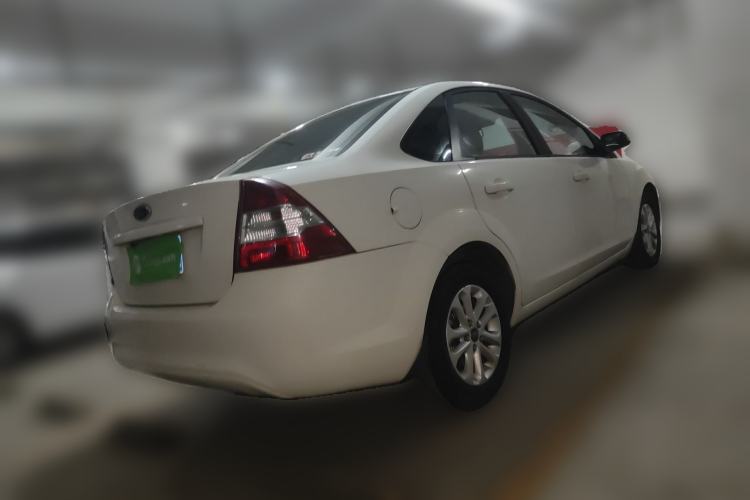 Used Ford Focus 2013 Sedan Classic 1.8L Manual Base Model
