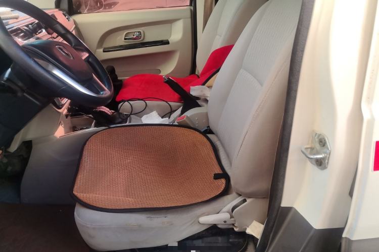 Used Jinbei New Hiace X30L 2018 1.5L Box Truck Wealth Edition DLCG14 Left Front Seat