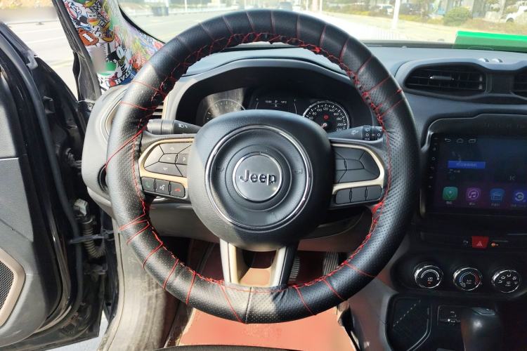 Used Jeep Renegade 2017 180T Automatic High-Energy Version Steering Wheel