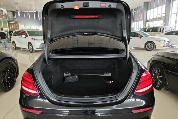 Used Mercedes-Benz E-Class 2016 E 300 L Sporty and Stylish Model