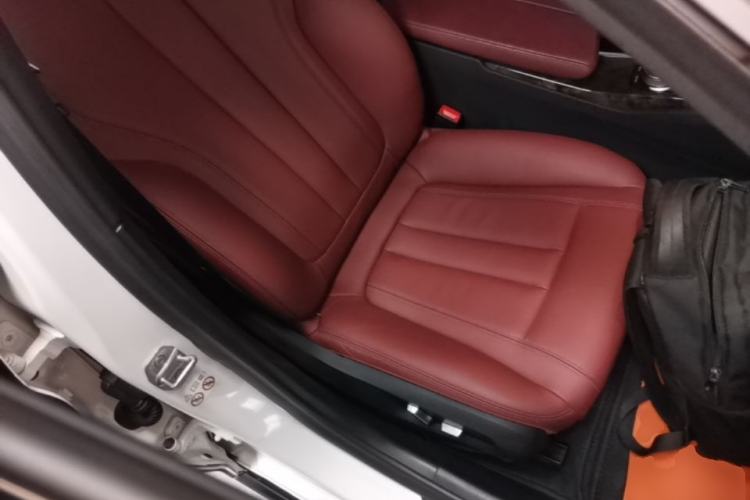 Used BMW 5 Series 2019 Facelifted 530Li Leading Edition M Sport Package Right Front Seat