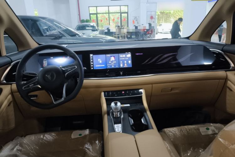 Used VOYAH Dream 2025 EV Long-range Century Edition Center Console