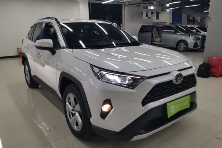 Used Toyota RAV4 2020 2.0L CVT Two-Wheel Drive Fashion PLUS Edition Front Right 45 Deg