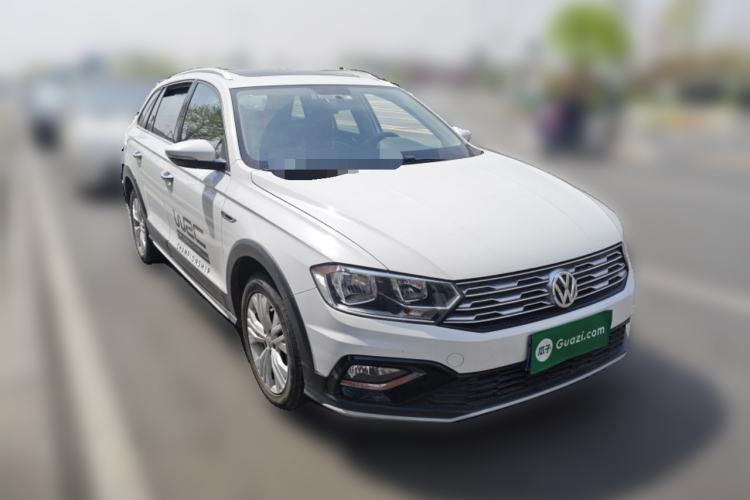 Used Volkswagen C-TREK 2017 1.6L Automatic Comfort Model Front Right 45 Deg