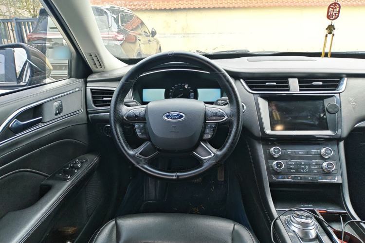Used Ford Taurus 2017 Facelifted EcoBoost 245 Fashion Edition Steering Wheel