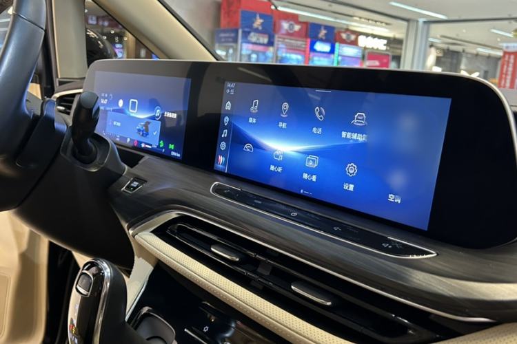 Used Buick GL8 2023 ES Lu Zun Deluxe Model
