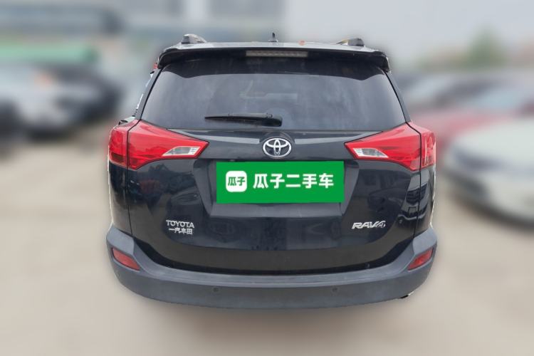 Used Toyota RAV4 2015 2.0L CVT Two-Wheel Drive Fashion Edition Rear