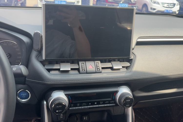 Used Toyota Wildlander 2022 Dual-Engine 2.5L E-CVT Two-Wheel Drive Luxury PLUS Edition
