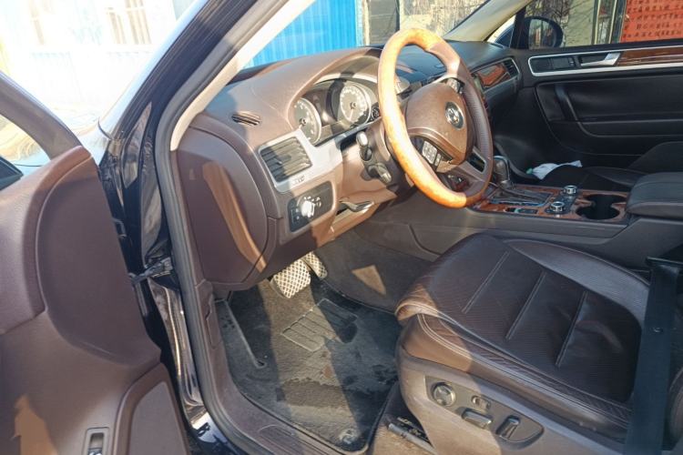 Used Volkswagen Touareg 2011 3.0 TSI Comfort Version