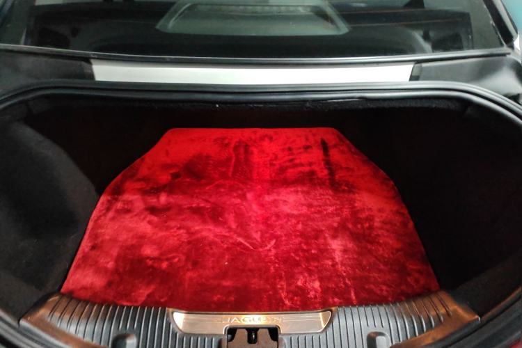 Used Jaguar XJ 2016 XJL 2.0T Two-Wheel-Drive Elegant Business Edition
