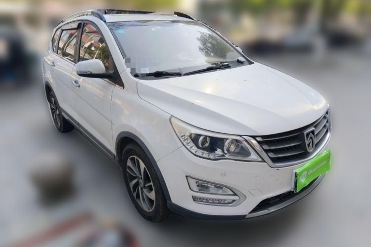 Used Baojun 560 2015 1.8L manual luxury version
