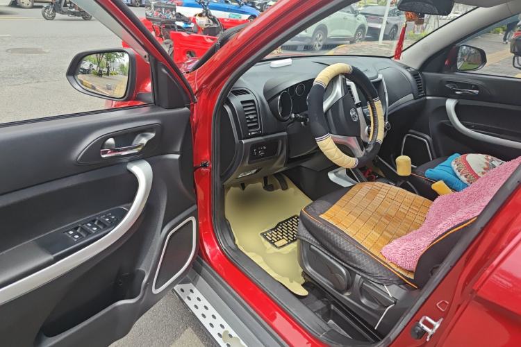 Used CHANGAN CS35 2015 1.6L Manual Luxury Model China IV Standard Driver Seat